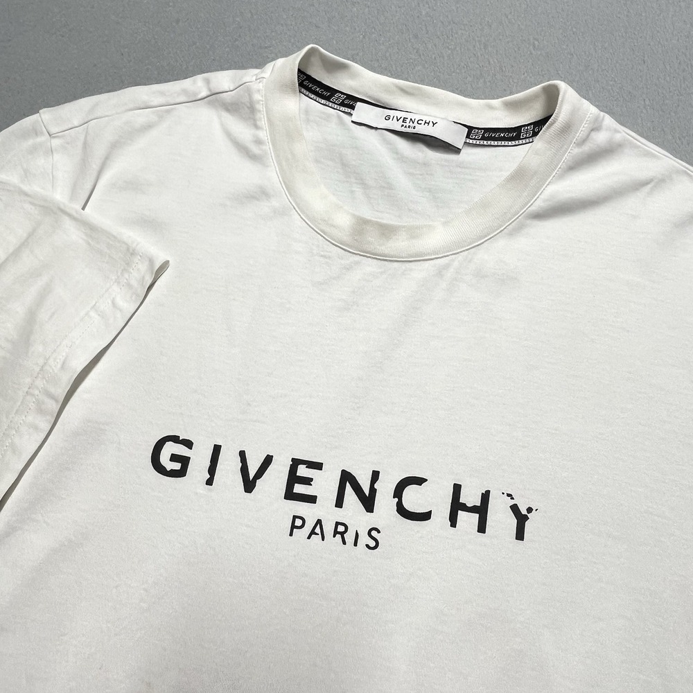 GIVENCHY Women's Logo Print Fitted Vintage T-Shirt White Size M‎